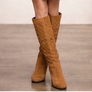 Ugg Arroyo Basketweave
Woven Tall Suede Clog Boots Chestnut Brown Women's Size 7